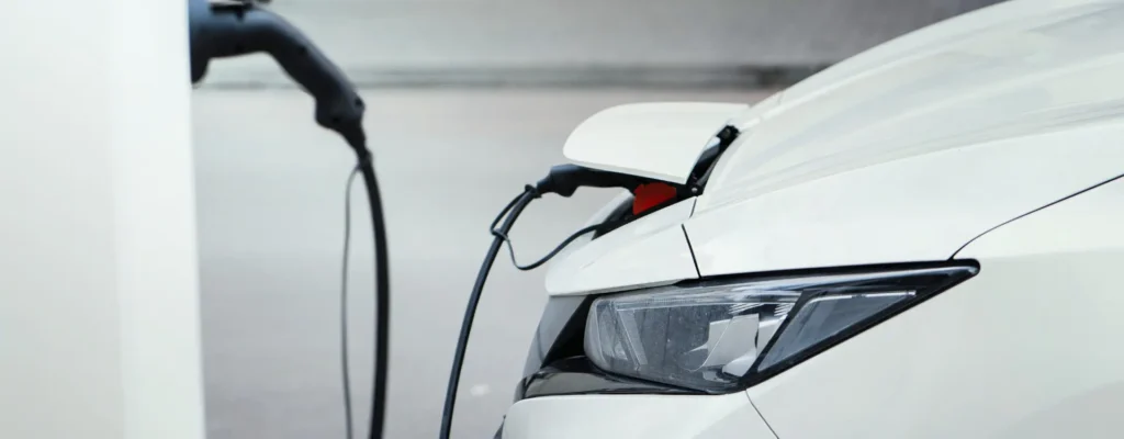 Tesla crash and fire in France