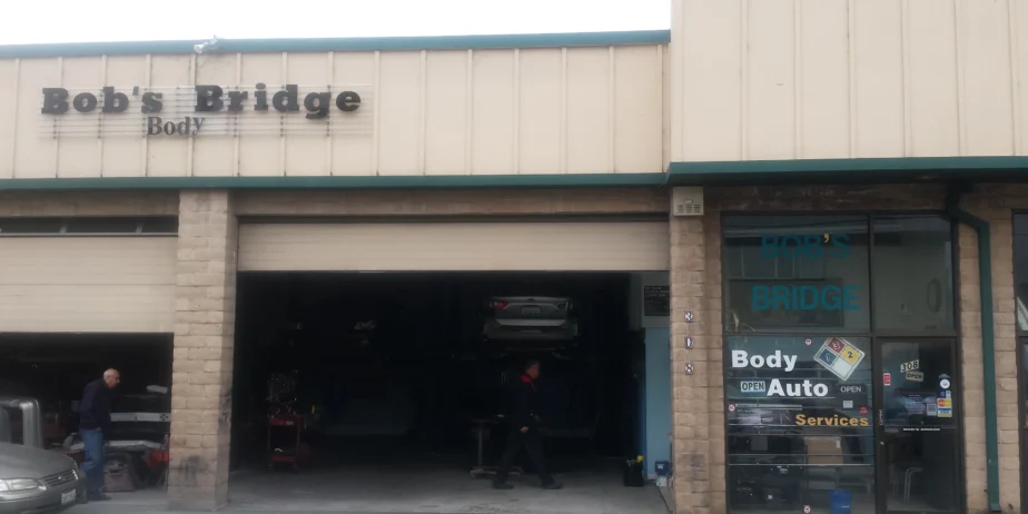 Bob’s Bridge Collision Center