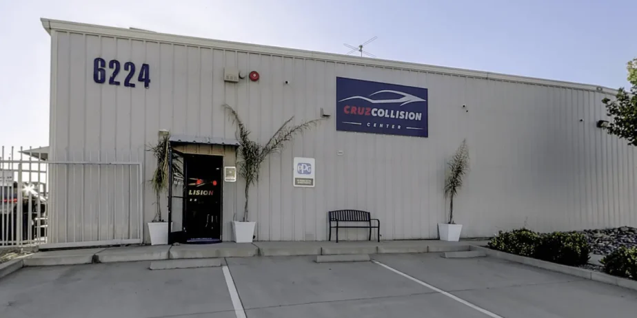 Cruz Collision Center