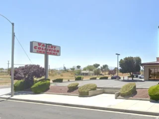 valley collision center exterior